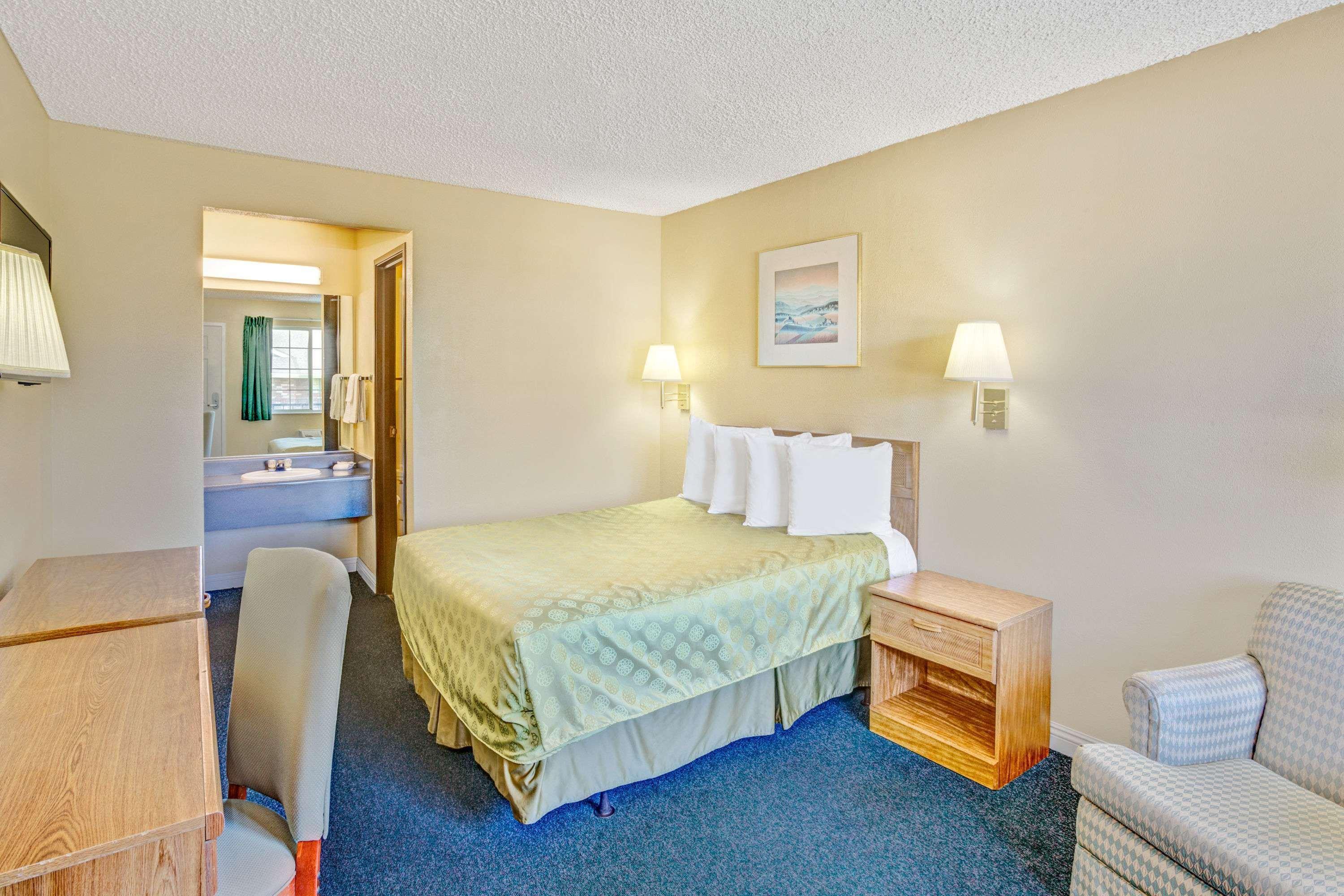 Days Inn By Wyndham Carson City Exteriör bild